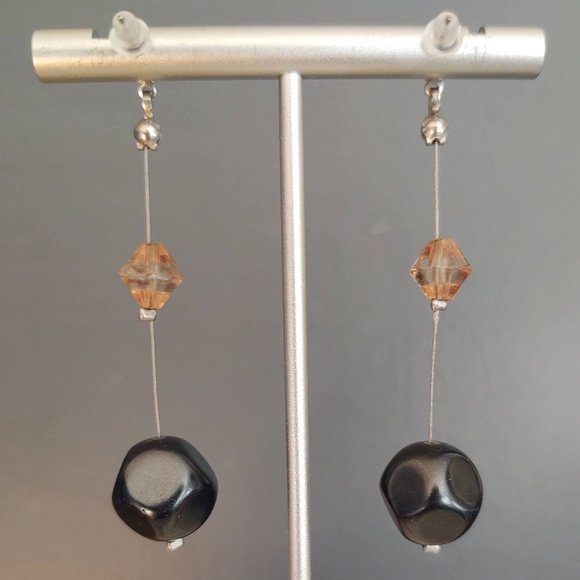 Pale cognac and black bead dangle earrings - Picture 4 of 9